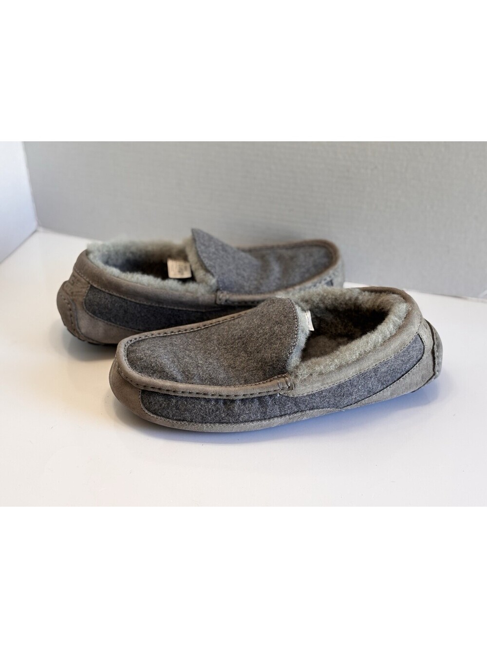 UGG Ascot Moccasins Men’s 12 Gray Suede & Wool Sheepskin Lined Comfort Slippers
